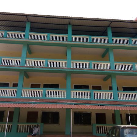 Hotel Atithi Farm House Borlai Exterior foto