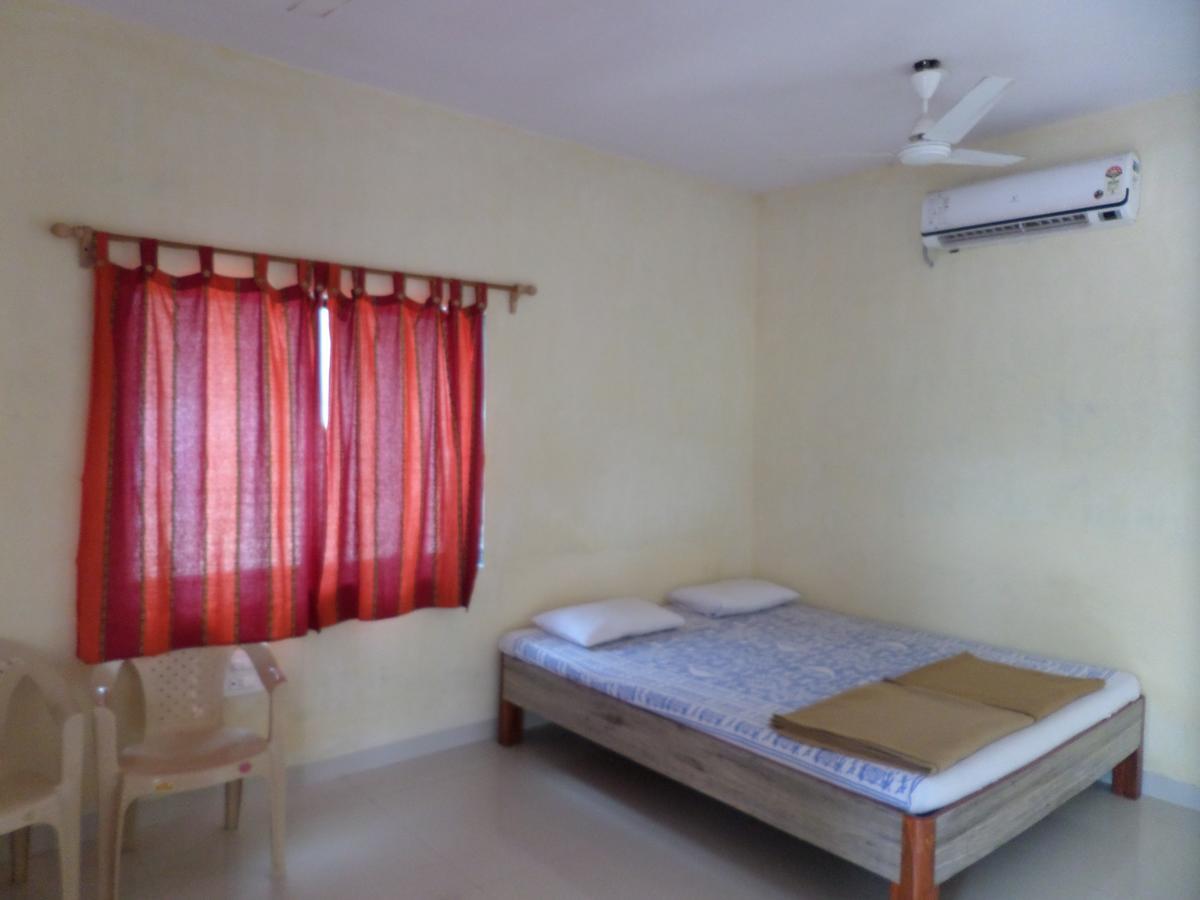 Hotel Atithi Farm House Borlai Exterior foto