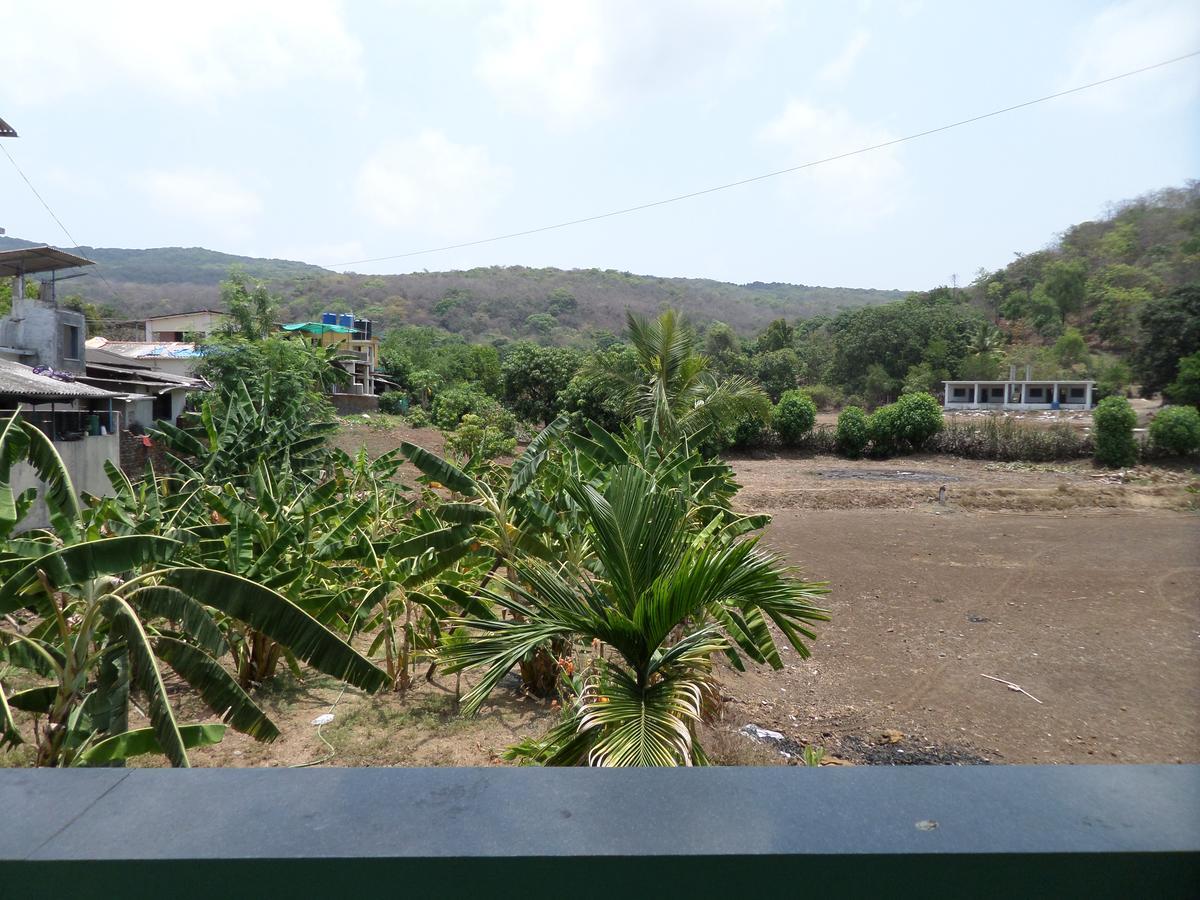 Hotel Atithi Farm House Borlai Exterior foto